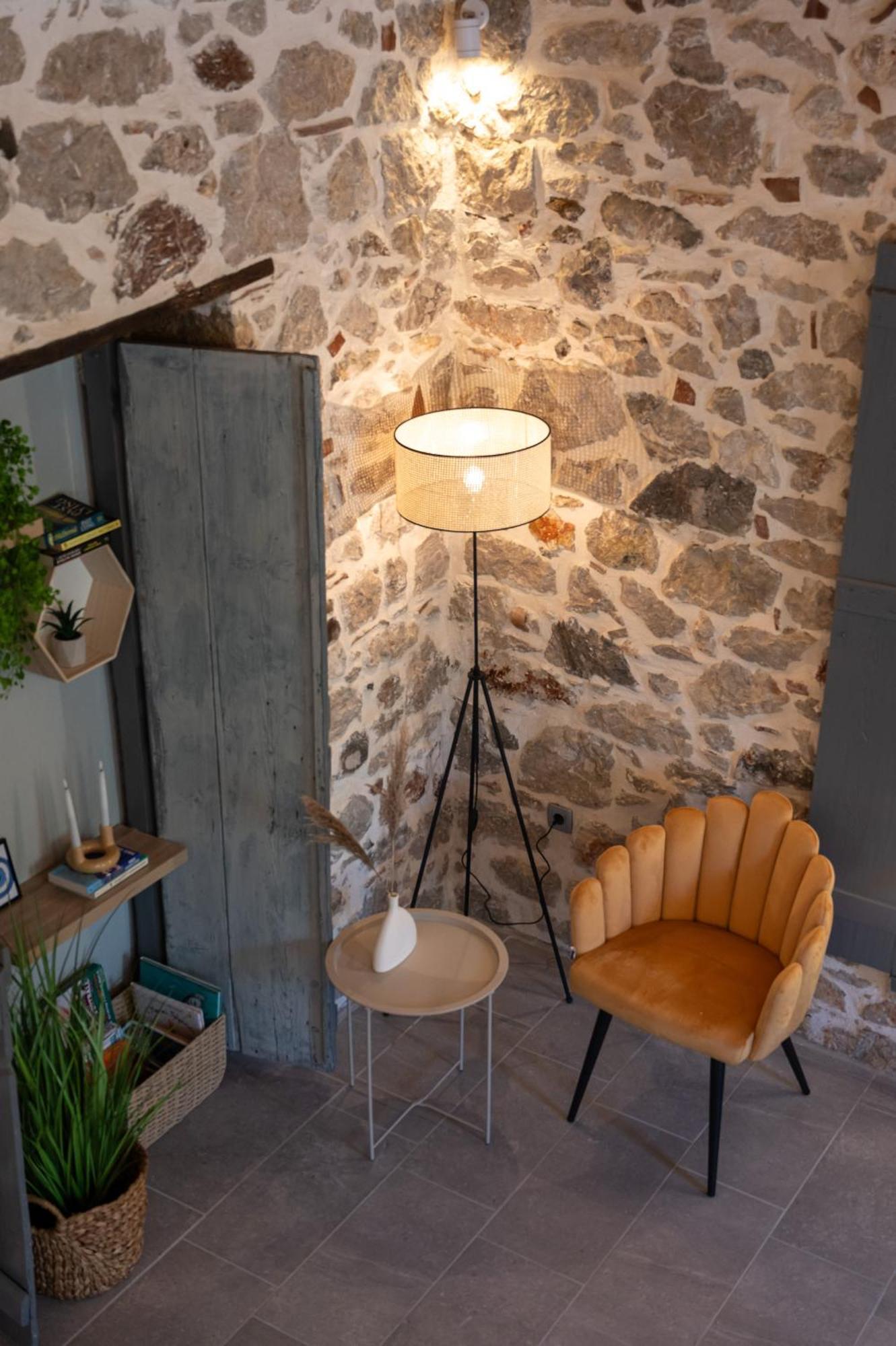 Centro Stone House