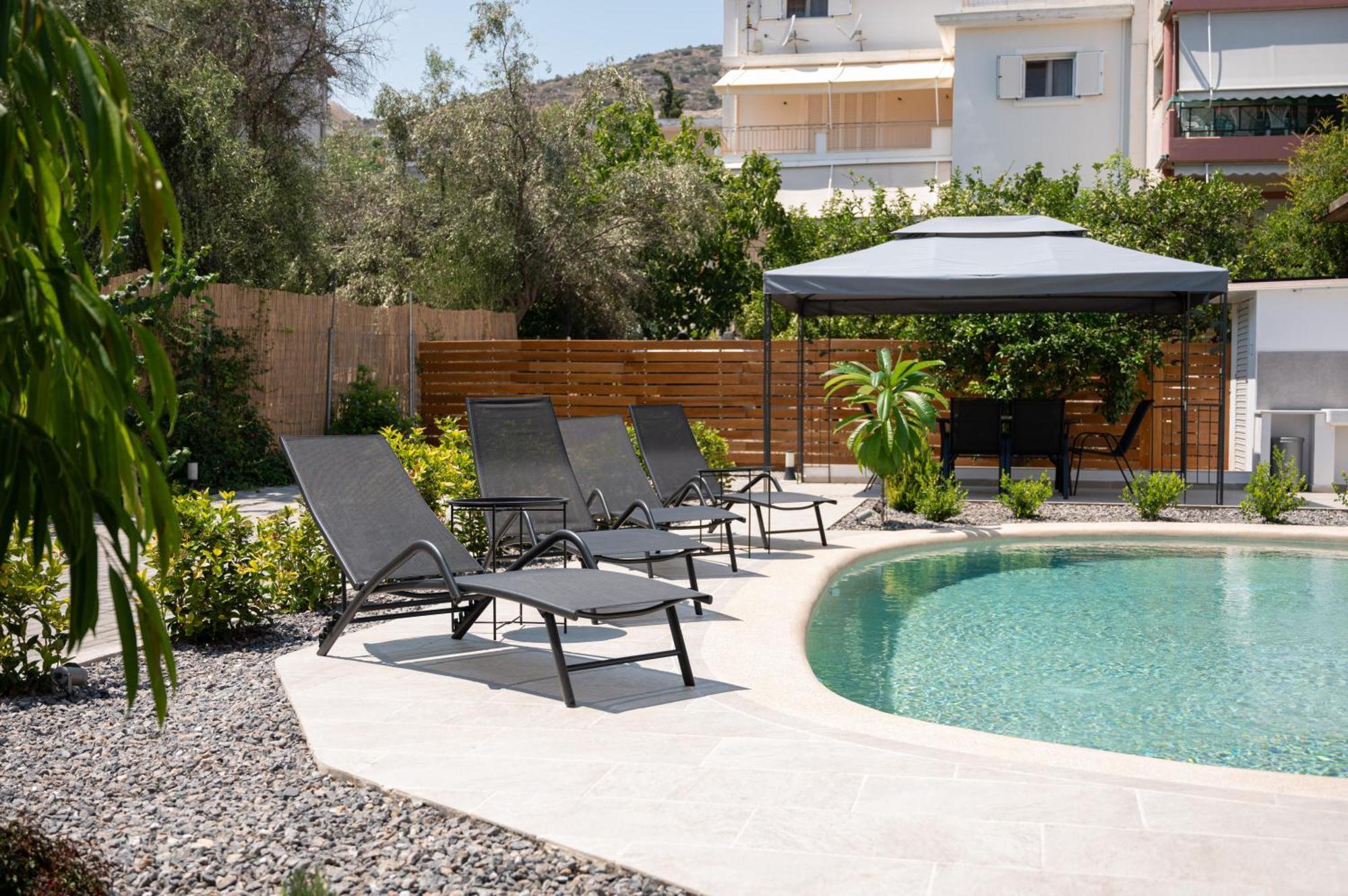 Centro Stone House