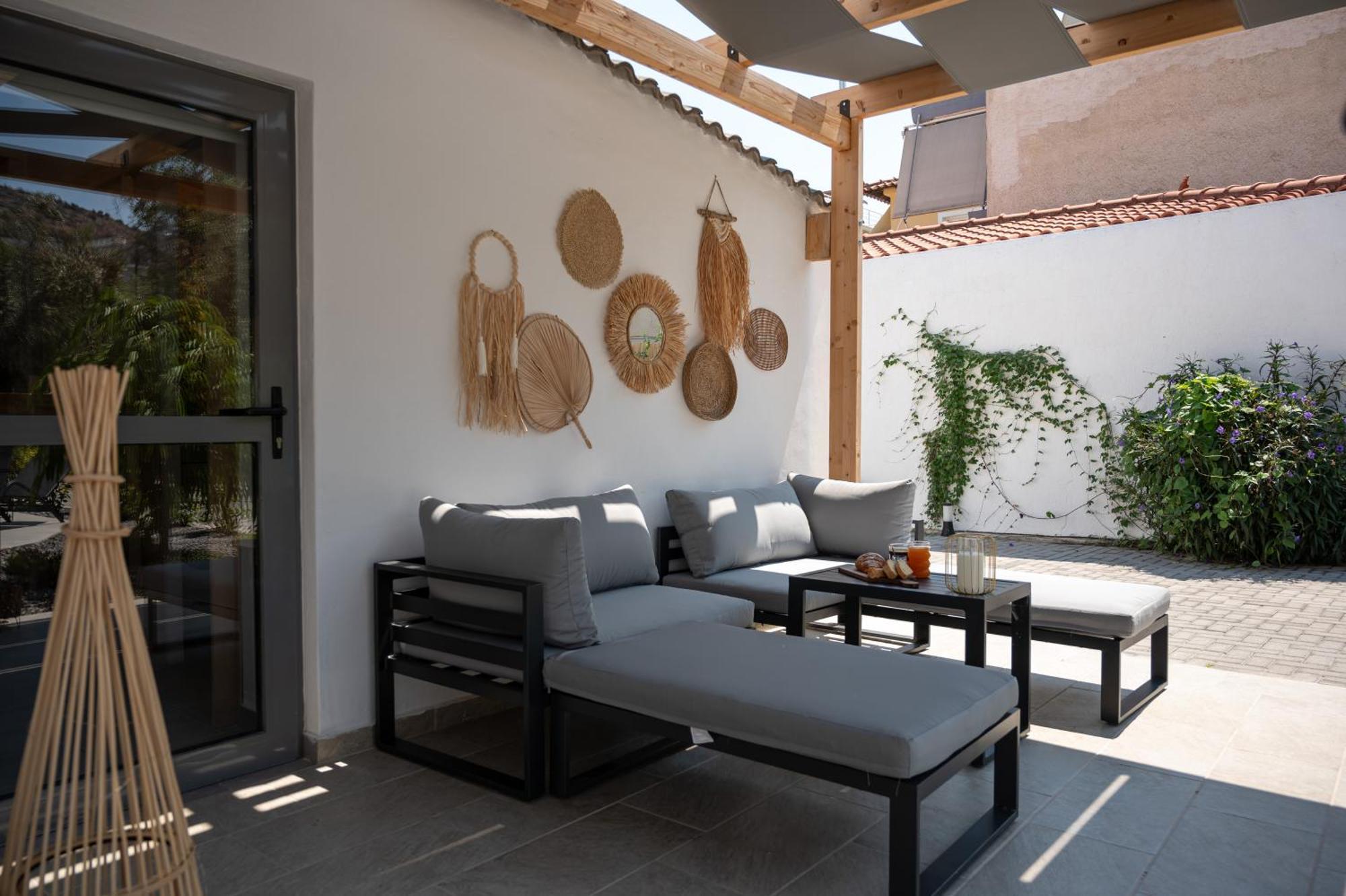 Centro Stone House Tolo